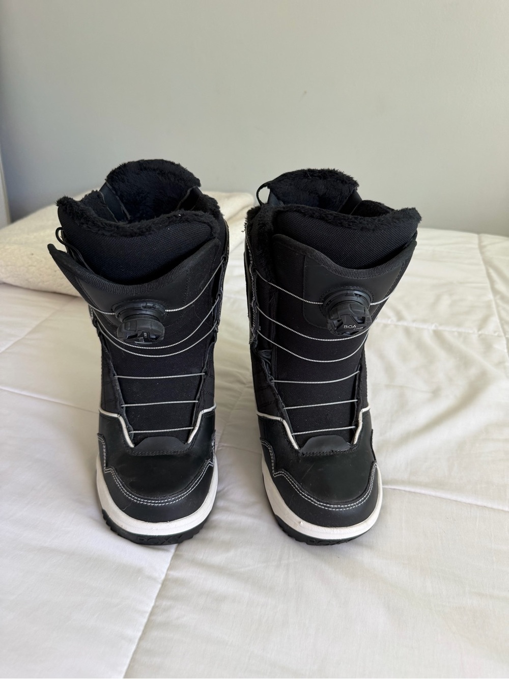 Roxy Black Winter Snow Boots with White Accents